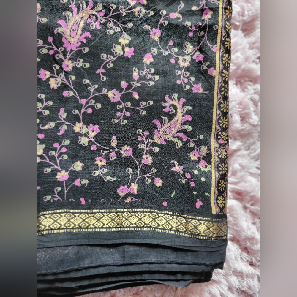 Printed Black and Pink Silk Saree - Picture 2 of 4